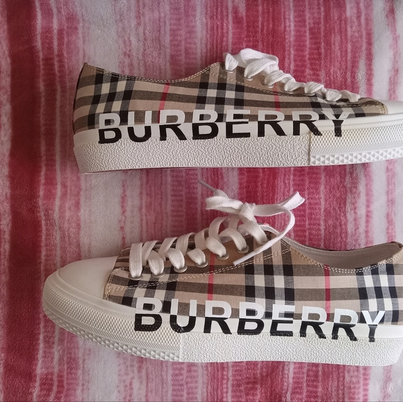 Burberry woman's shoes - Picture 16 of 16